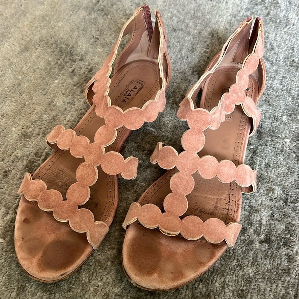 Alaia pink suede sandals